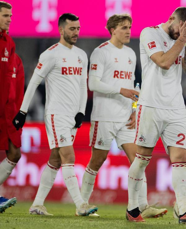 Hängende Köpfe beim 1. FC Köln nach dem 0:4 gegen Borussia Dortmund.