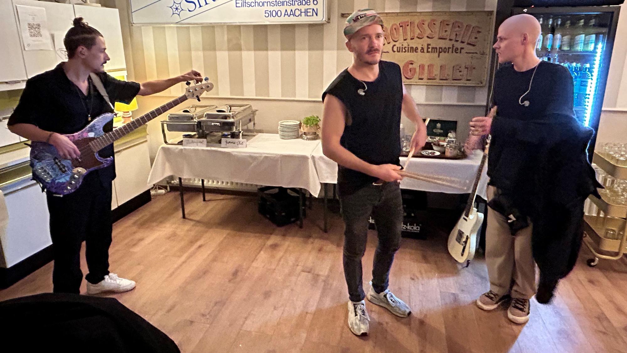 Cat Ballou in der Garderobe der Stadthalle.