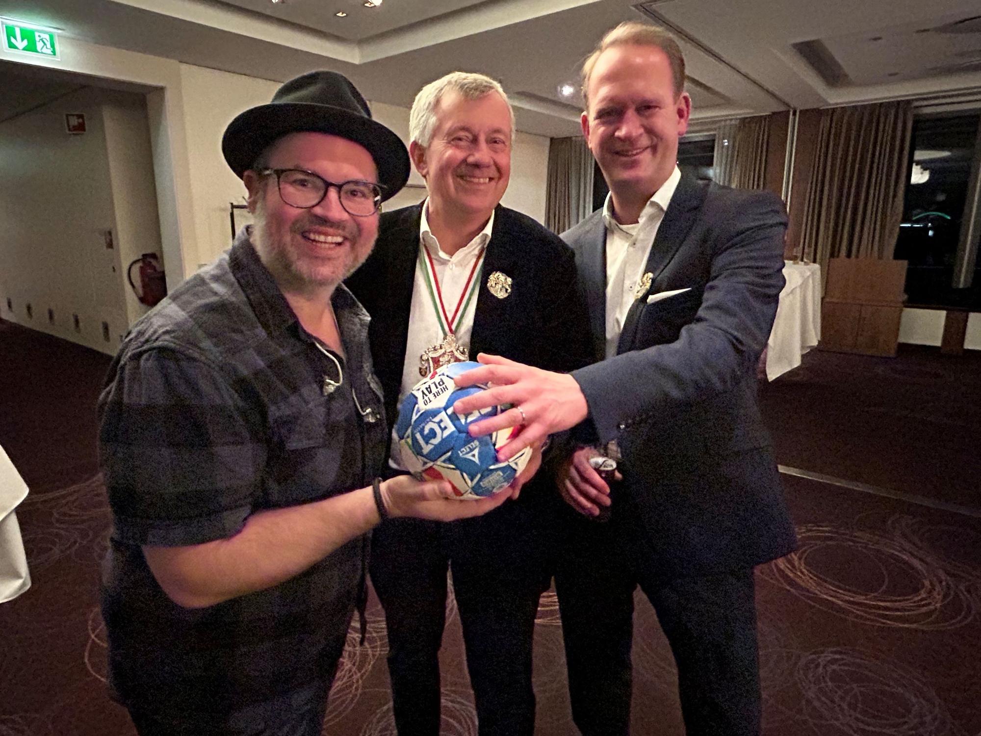 Björn Heuser mit Michael Wiederer und Stefan Löcher.