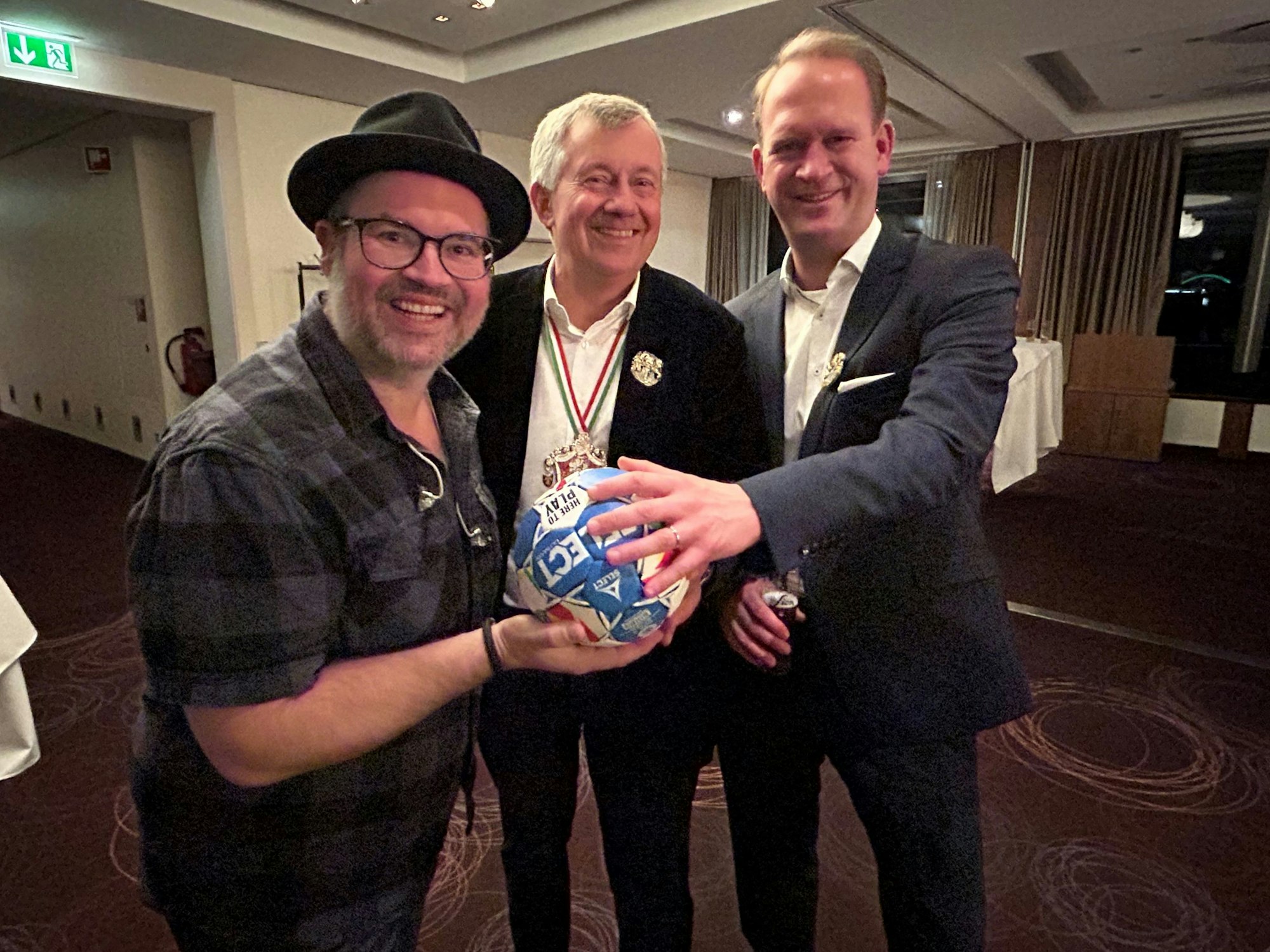 Björn Heuser mit Michael Wiederer und Stefan Löcher.