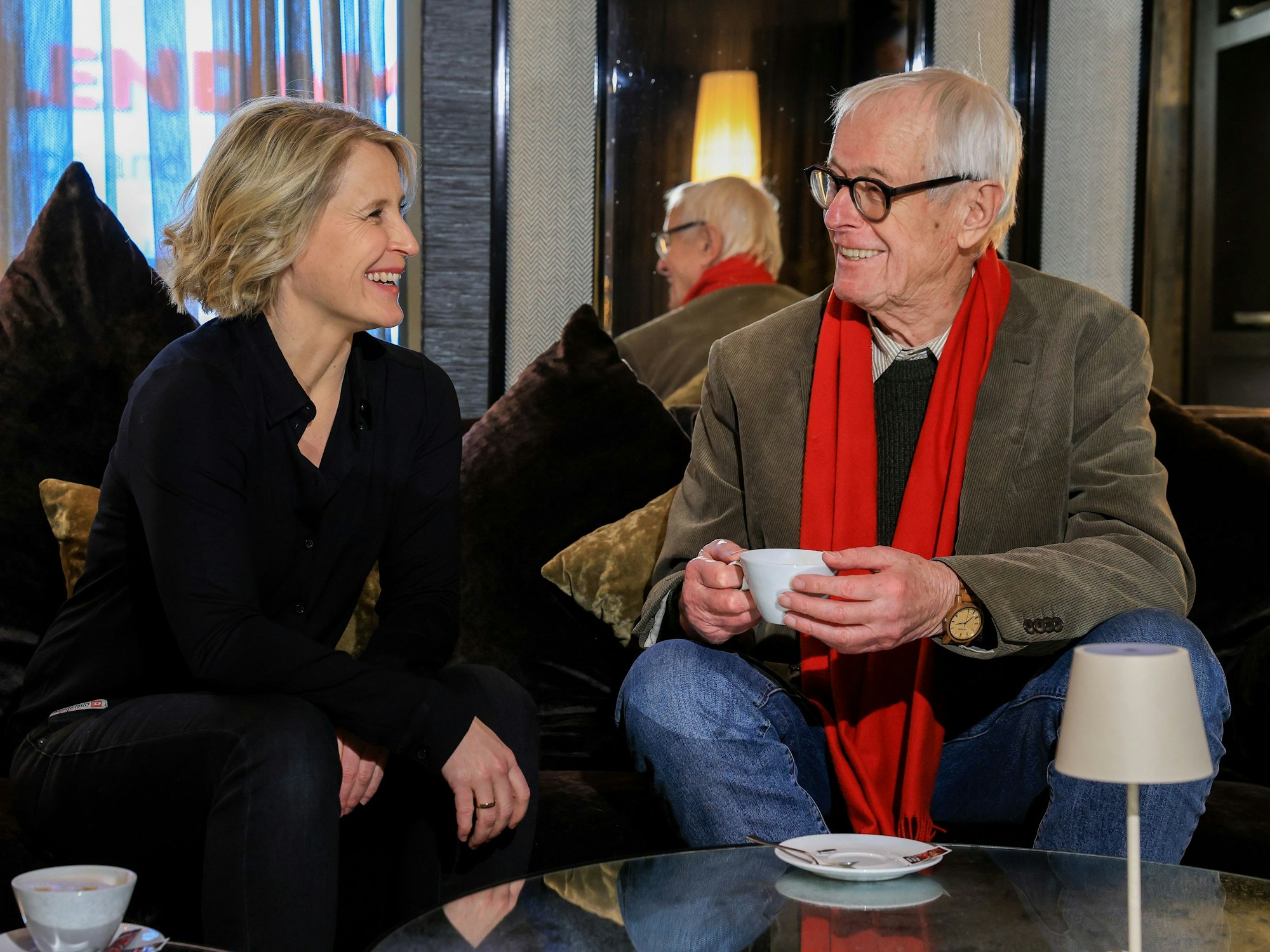 Moderatorin Susan Link im Hotel Savoy Köln im Gespräch mit EXPRESS-Reporter Horst Stellmacher.