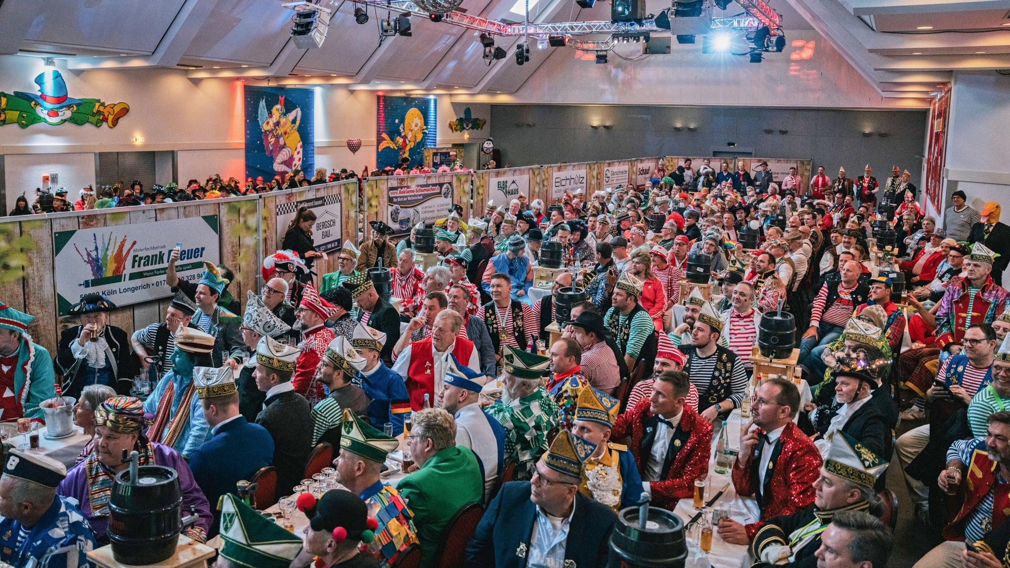 „Hinger dr Britz“ im Sartory-Saal.