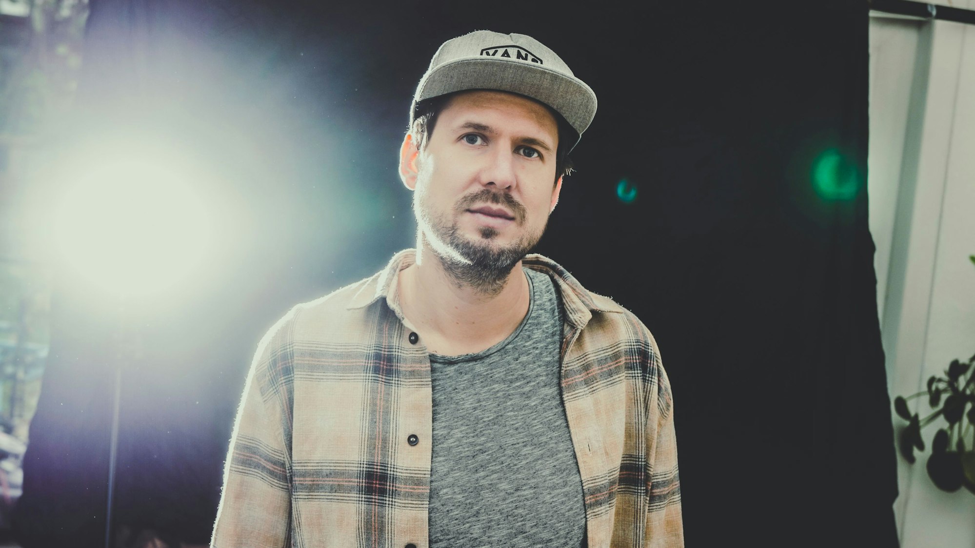 Mike Kremer schaut in die Kamera.