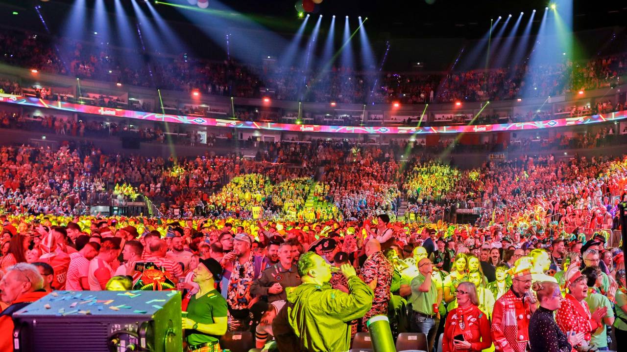 Blick in die volle Lanxess-Arena.