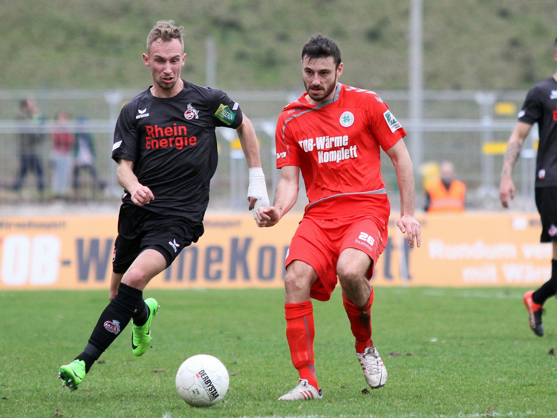 RWO - 1. FC Köln II
Marco Ban, Alexander Scheelen
04.03.2017 | Oberhausen
Foto: Micha Korb / FUNKE Foto Services