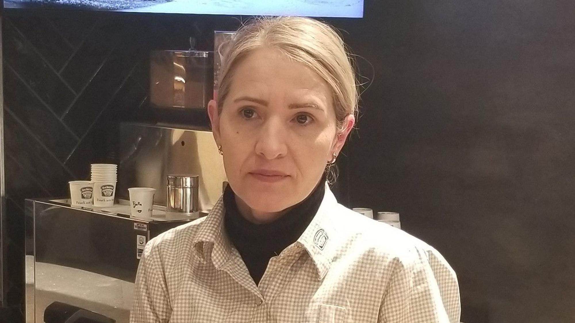 Valdete Nuradini (46) ist Mitbetreiberin der Bäckerei-Filiale Heberer's im Kölner Hauptbahnhof.