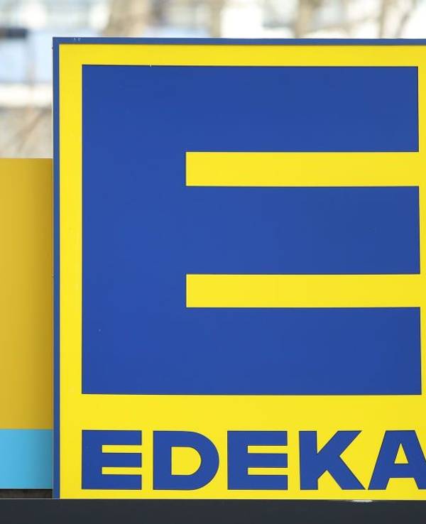 Das Symbolfoto zeigt das Edeka-Logo einer Filiale in Berlin am 19. Februar 2018.