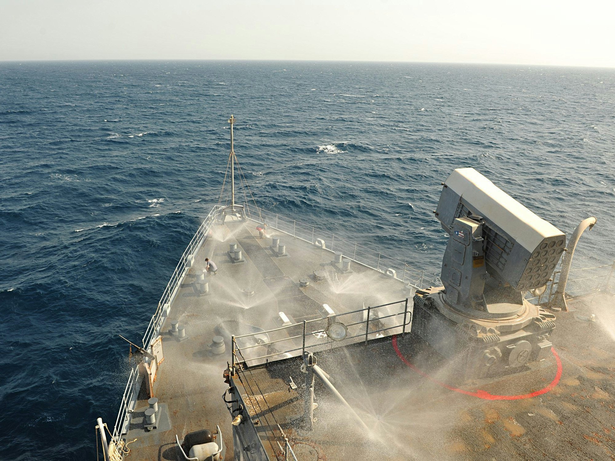 Auf diesem von der US Navy zur Verfügung gestellten Bild ist das US-Docklandungsschiff Gunston Hall zu sehen. Die NATO hat für ihr größtes Manöver seit Jahrzehnten sein erstes Schiff losgeschickt.