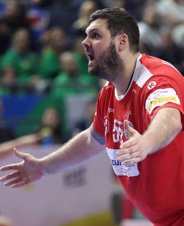Tobias Wagner (Österreich) beim Handballspiel gegen Island in der Lanxess-Arena in Köln.