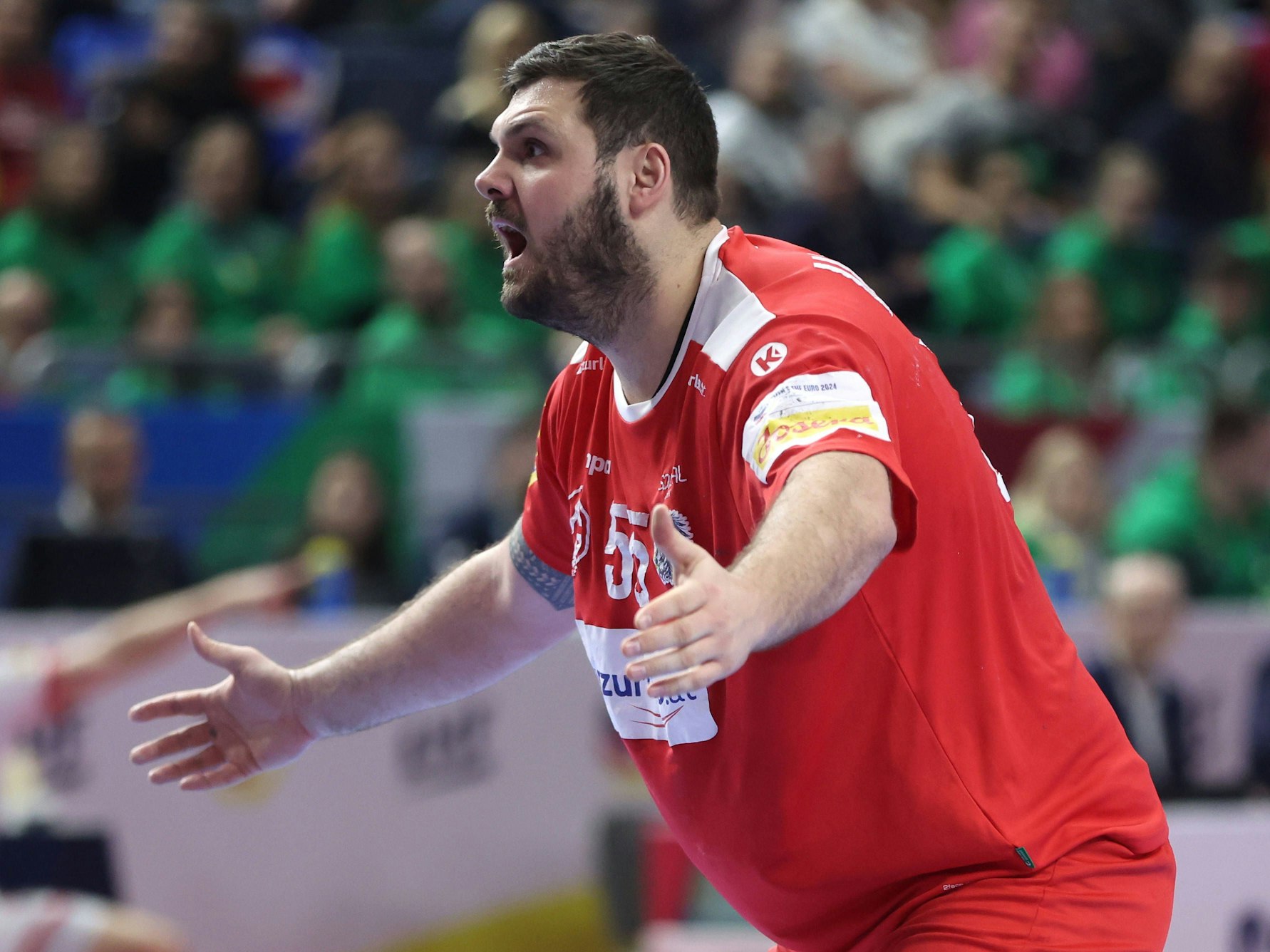 Tobias Wagner (Österreich) beim Handballspiel gegen Island in der Lanxess-Arena in Köln.