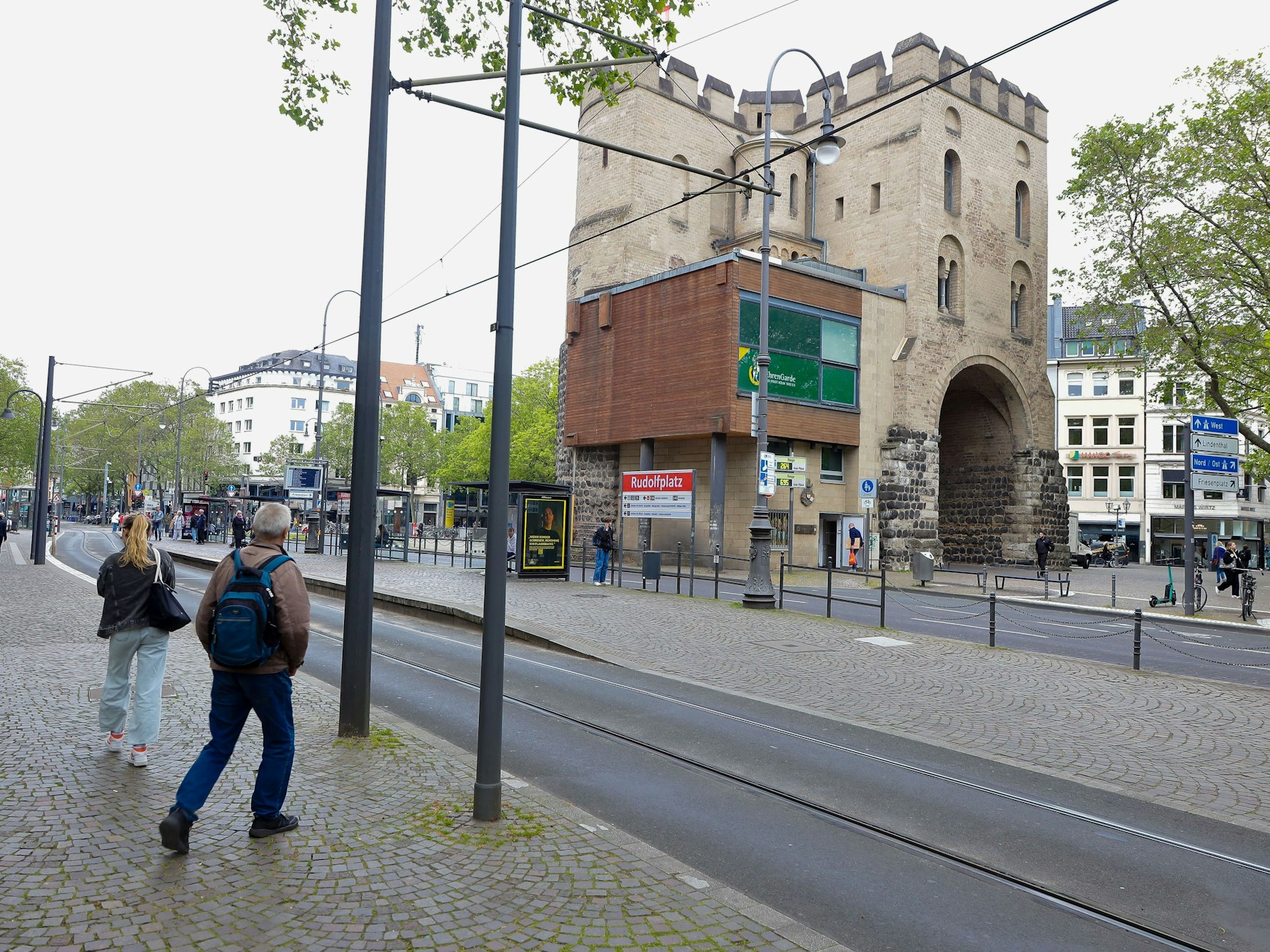 Hahnentorburg am Rudolfplatz.