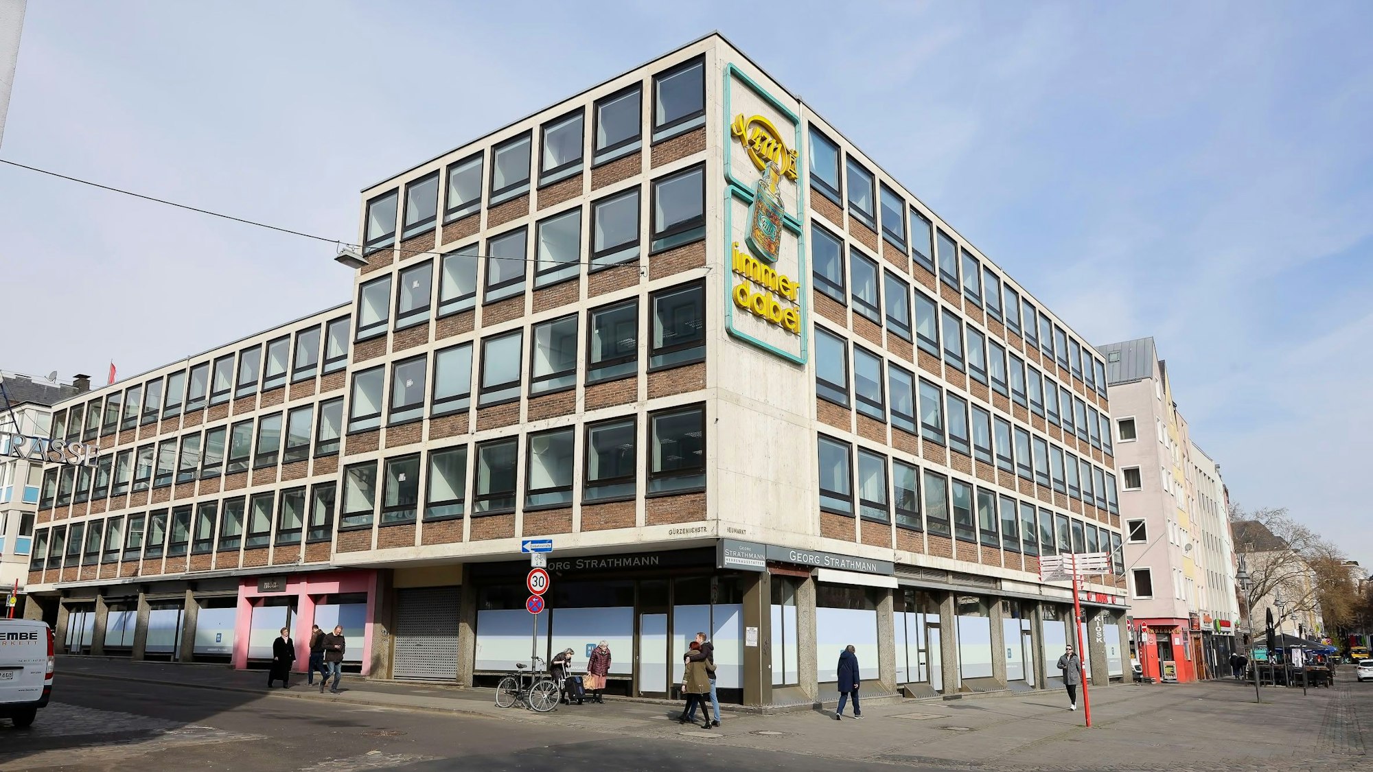 Das Gebäude mit der 4711-Reklame am Heumarkt wird abgerissen.