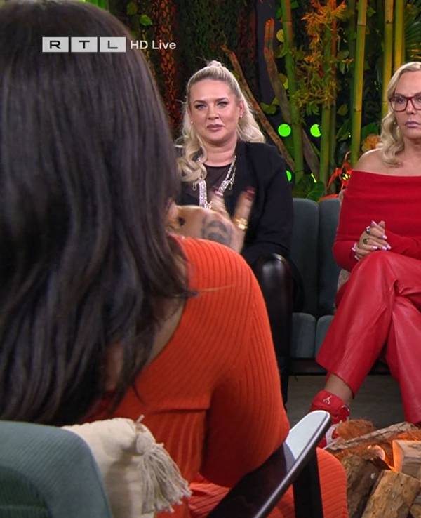 Thorsten Legat (r.) mit Jolina Mennen, Sarah Knappik und Natasche Ochsenknecht als Gäste der RTL-Show „Ich bin ein Star - Holt mich hier raus! Die gnadenlose Wochenbilanz“, am 25. Januar 2024