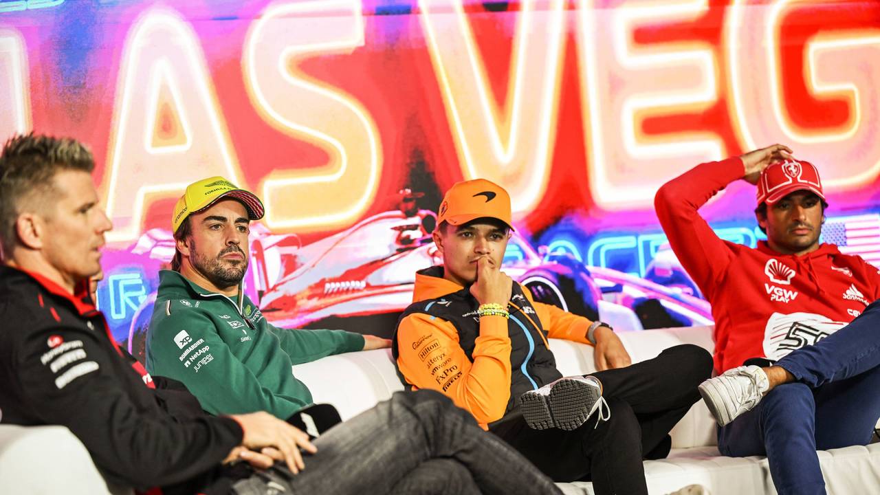 Nico Hülkenberg, Fernando Alonso, Lando Norris und Carlos Sainz beantworten bei einer Presserunde die Fragen der Journalisten.