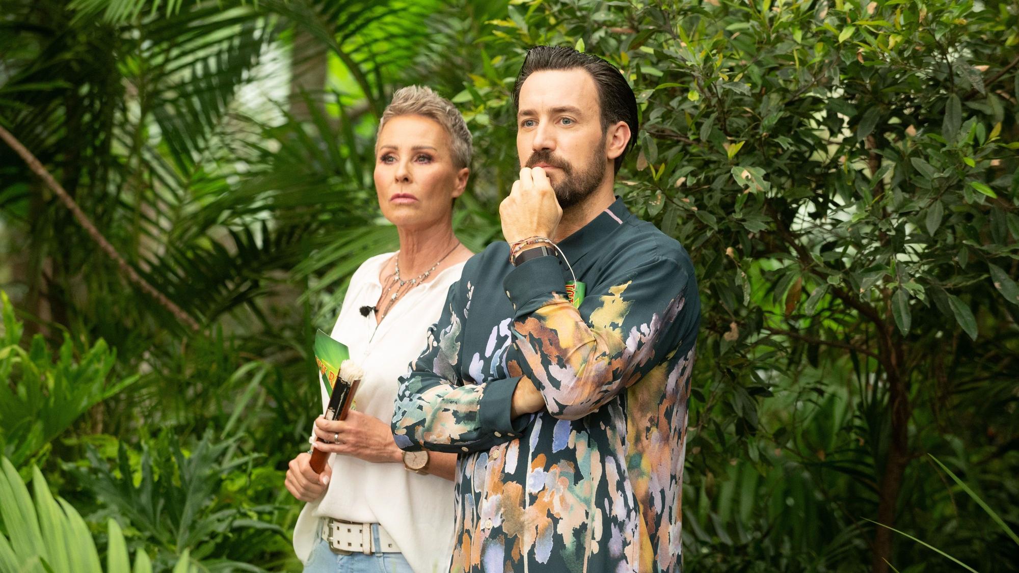 Sonja Zietlow und Jan Köppen im Dschungelcamp 2024.