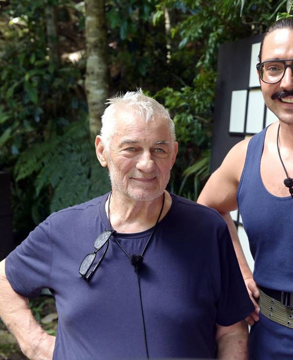 Heinz Hoenig und Fabio Knez an Tag 6 des Dschungelcamps.