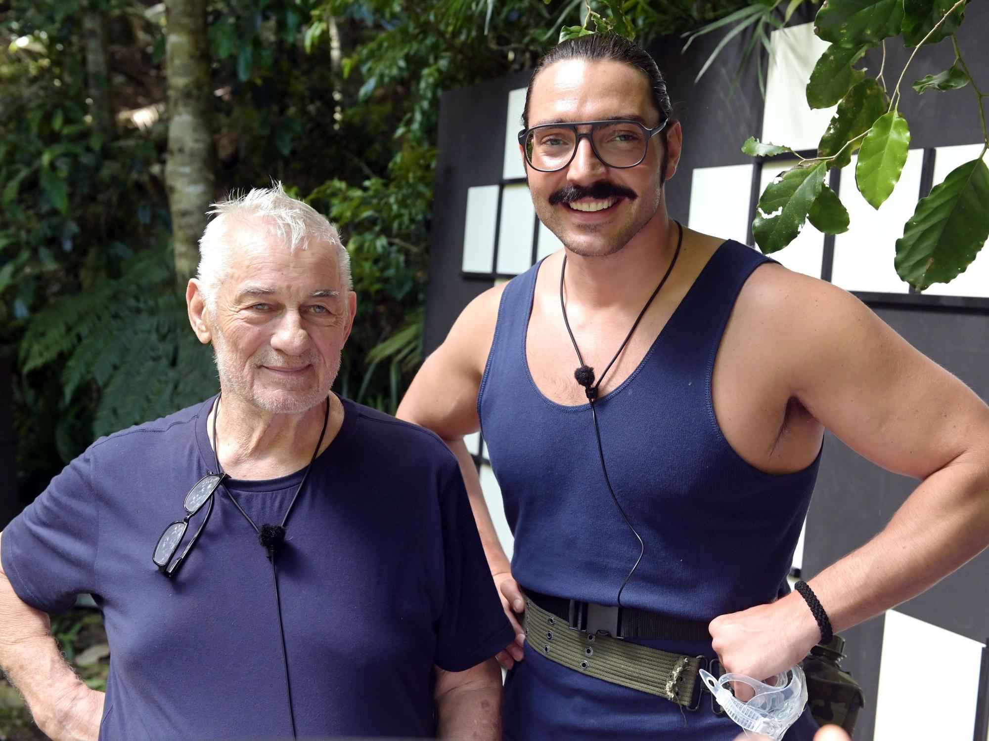 Heinz Hoenig und Fabio Knez an Tag 6 des Dschungelcamps.