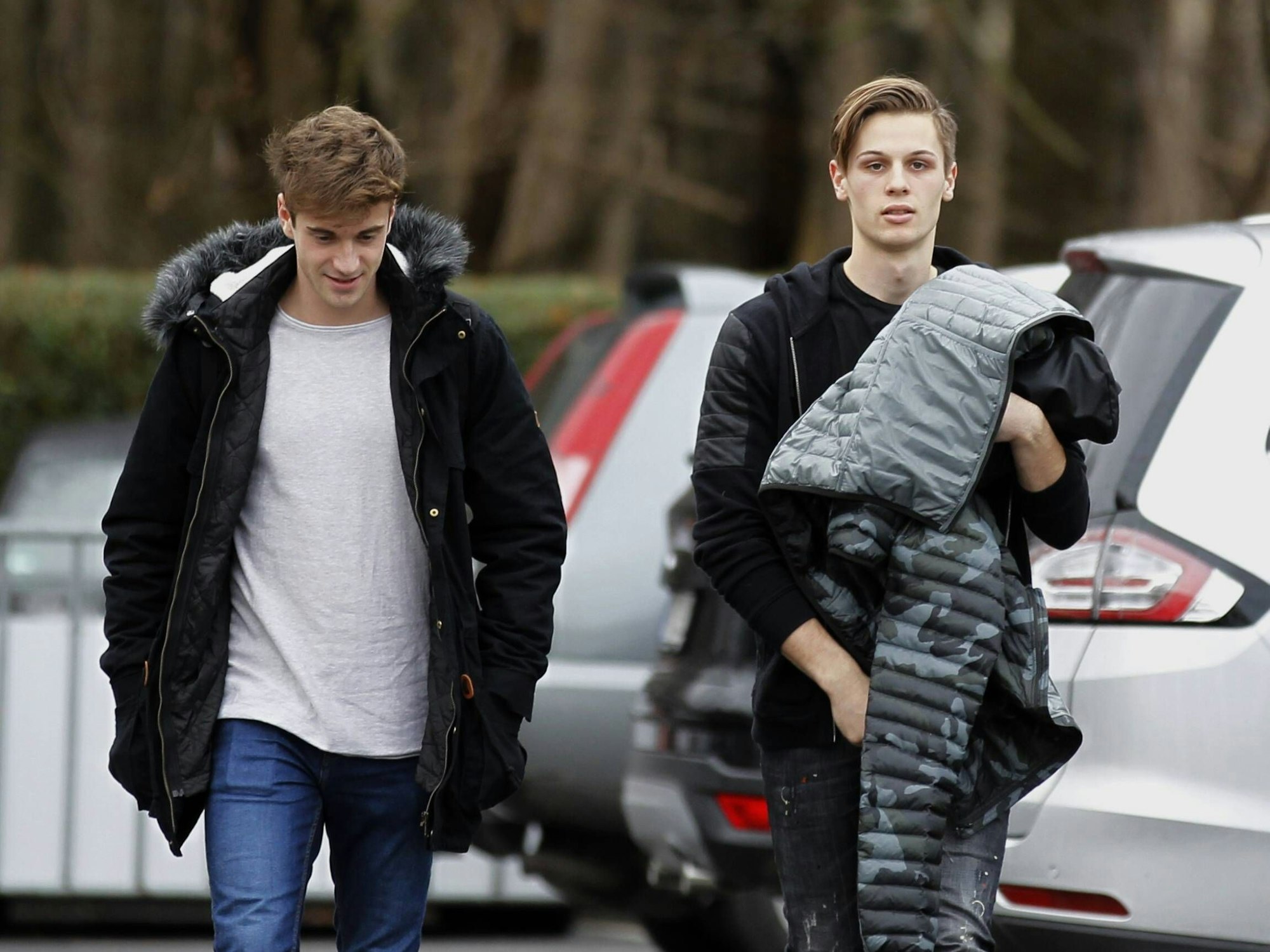 Die Ex-FC-Profis Lukas Klünter (l.) und Daniel Mesenhöler auf dem Weg zum Training.
