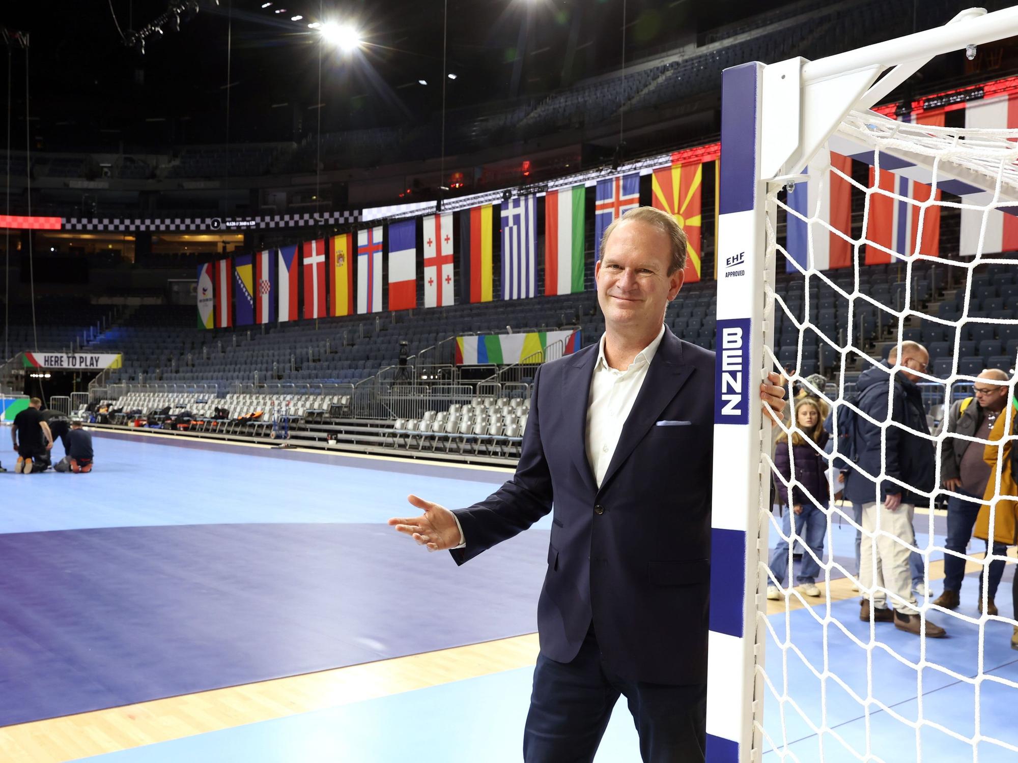 Geschäftsführer der Lanxess-Arena, Stefan Löcher.