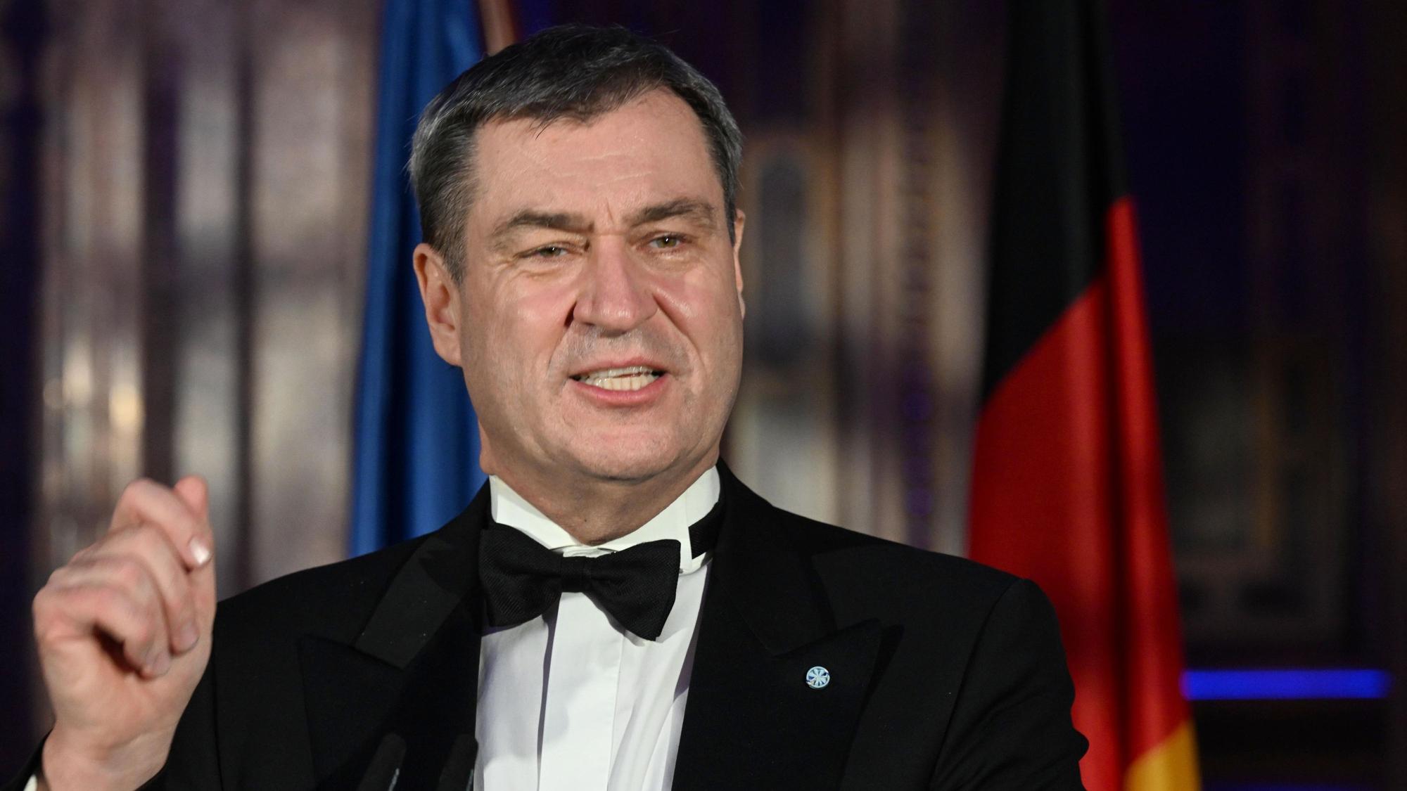 Markus Söder hält eine Rede.