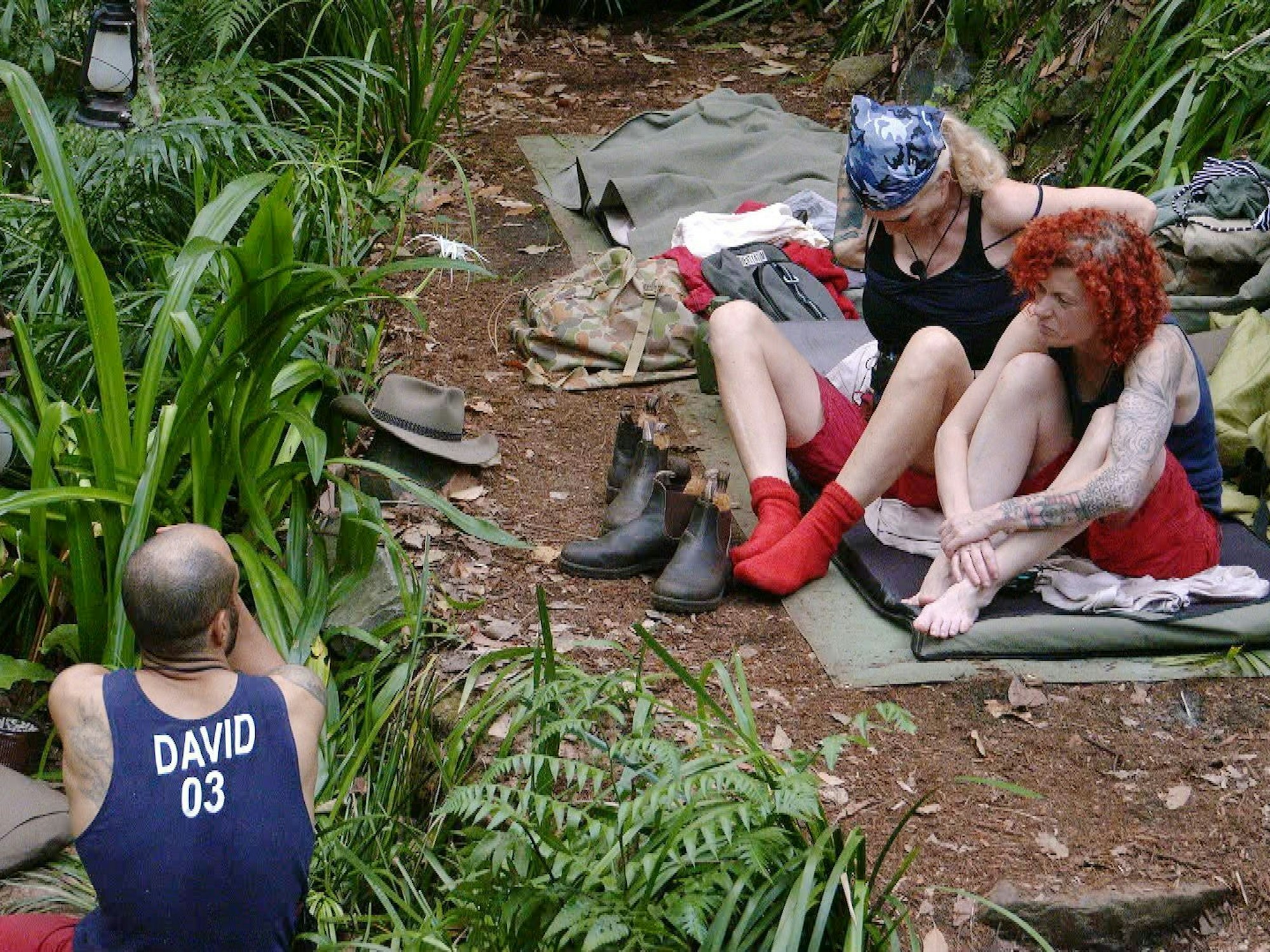 David Odonkor, Sarah Kern und Lucy Diakovska im Dschungelcamp 2024.