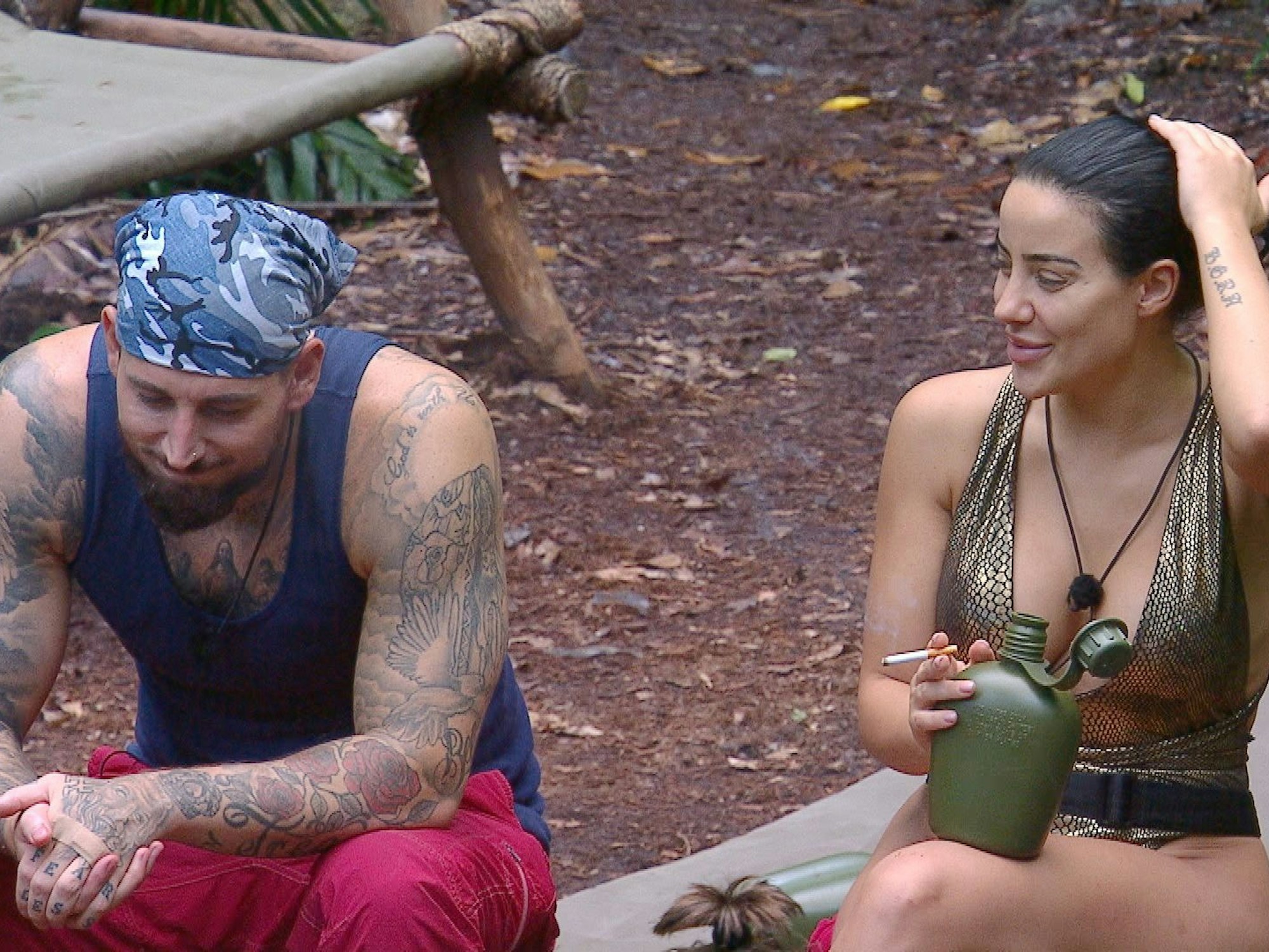 Leyla Lahouar und Mike Heiter im Dschungelcamp 2024.