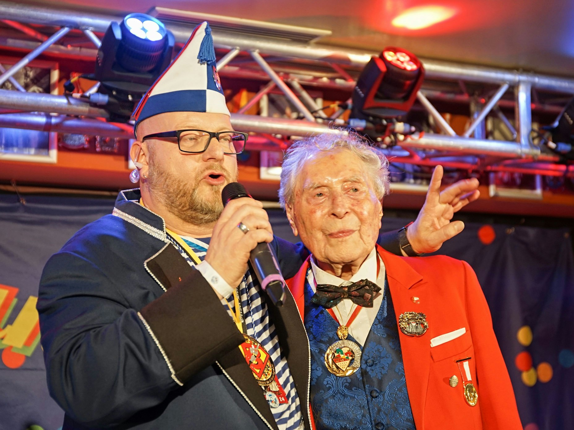 Volker Scholz-Goldberg mit Ludwig Sebus.