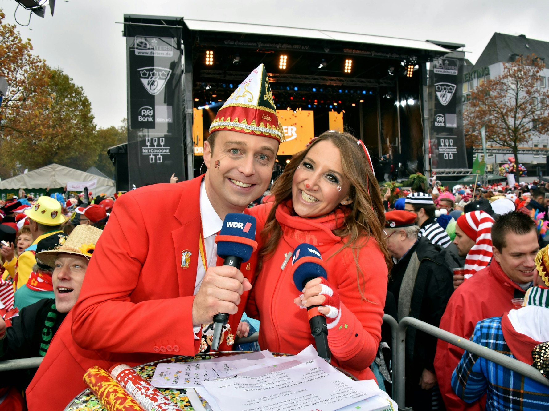 Das WDR Moderatorenteam Lukas Wachten und Andrea Schönenborn.