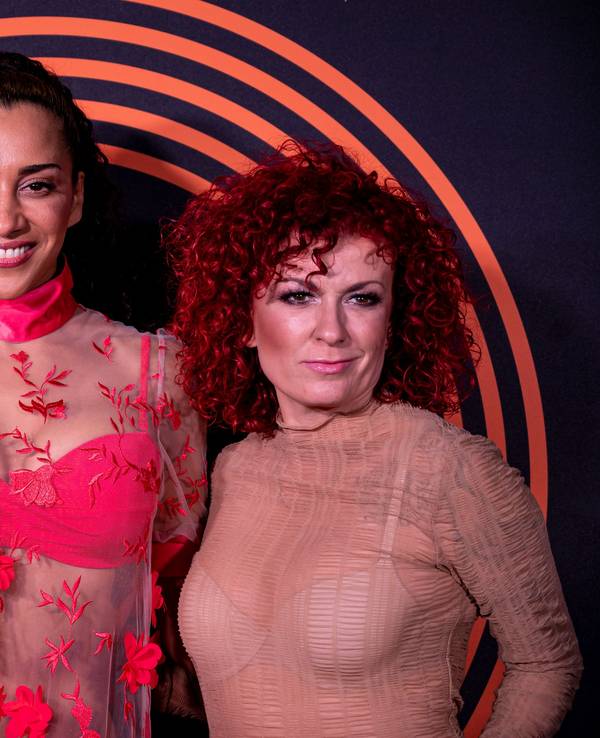 Die Band No Angels, Jessica Wahls (von links), Nadja Benaissa und Lucy Diakovska stehen auf dem Roten Teppich für den Preis für Popkultur.
