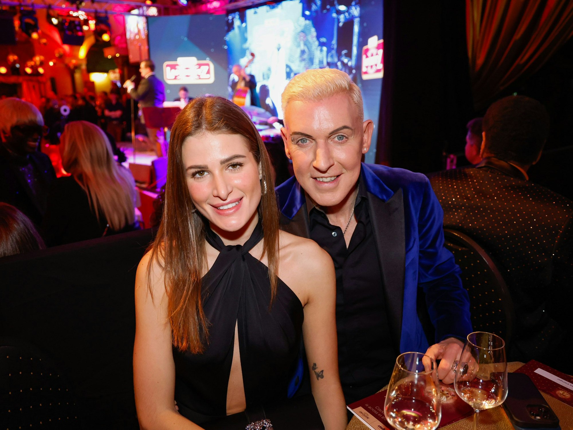 H.P. Baxter mit Freundin Sara.