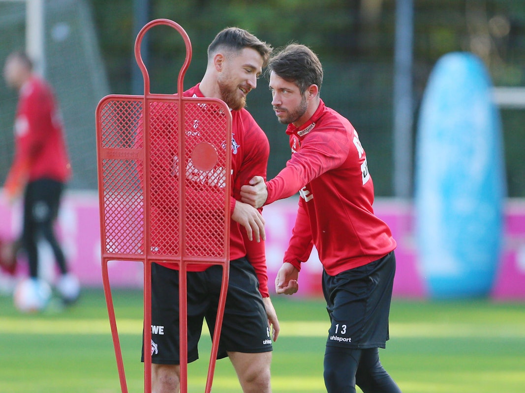 Salih Özcan und Mark Uth währen eines Trainings des 1. FC Köln.