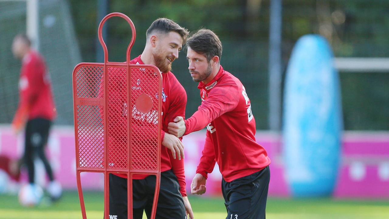 Salih Özcan und Mark Uth währen eines Trainings des 1. FC Köln.
