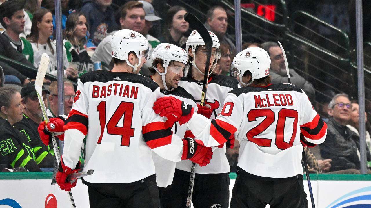 Die Spieler der New Jersey Devils jubeln.