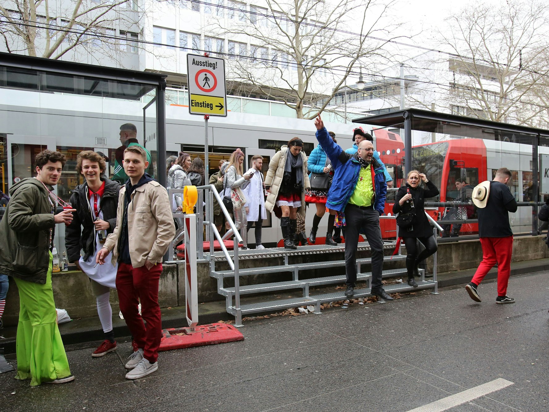 Während andere am 11.11. feiern, ist für die Mitarbeitenden der KVB Großkampftag angesagt.