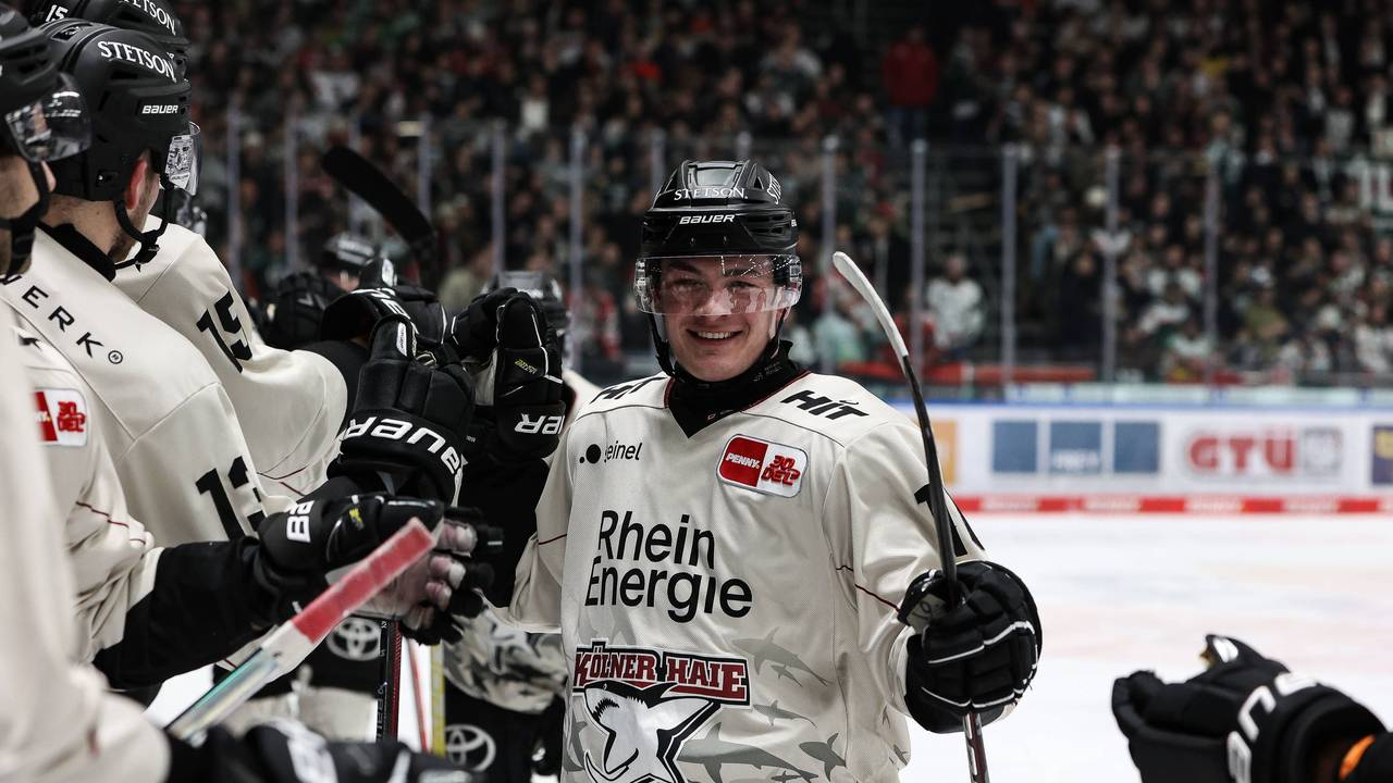 Justin Schütz gewann mit den Kölner Haien am Freitagabend (2. Februar 2023) mit 5:1 bei den Augsburger Panthern.