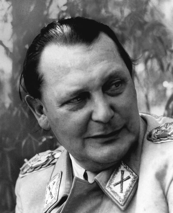 Reichsmarschall Hermann Göring am 11.05.1945 bei einem Presseinterview nach seiner Gefangennahme durch die Amerikaner.