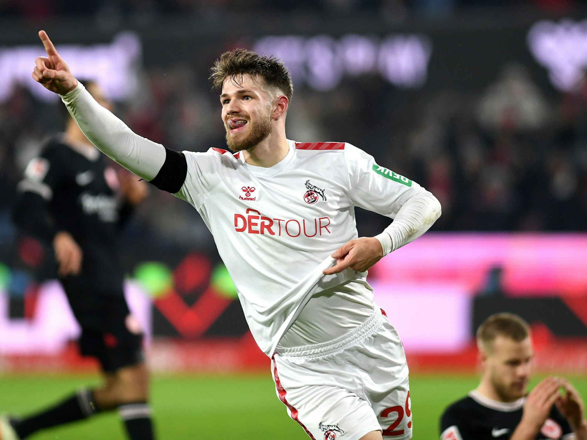 FC-Stürmer Jan Thielmann bejubelt im Spiel gegen Eintracht Frankfurt (3. Februar 2024) seinen Treffer zum 2:0-Endstand.