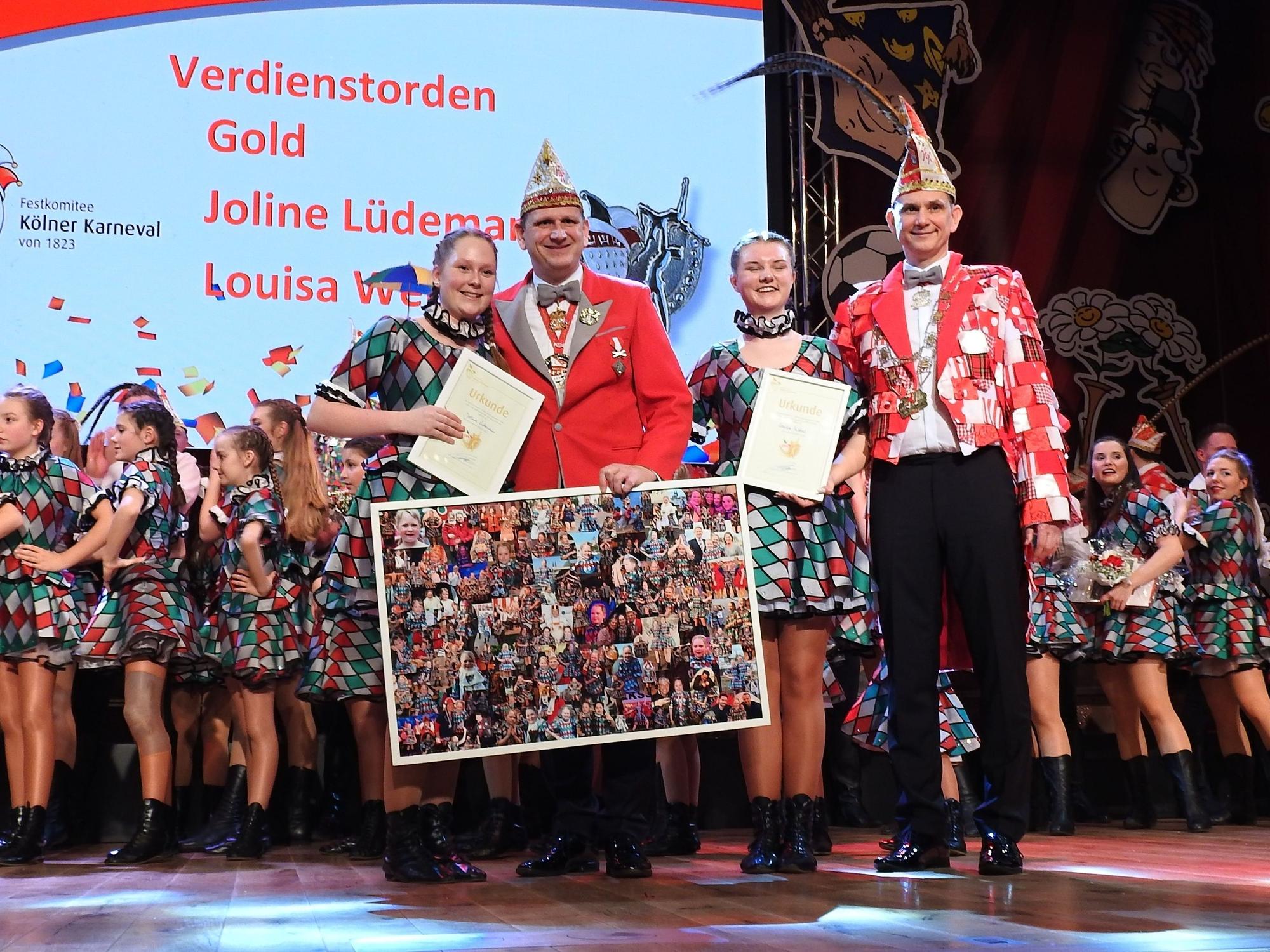 Tanzgruppe „Kölsche Harlequins“ wird geehrt.