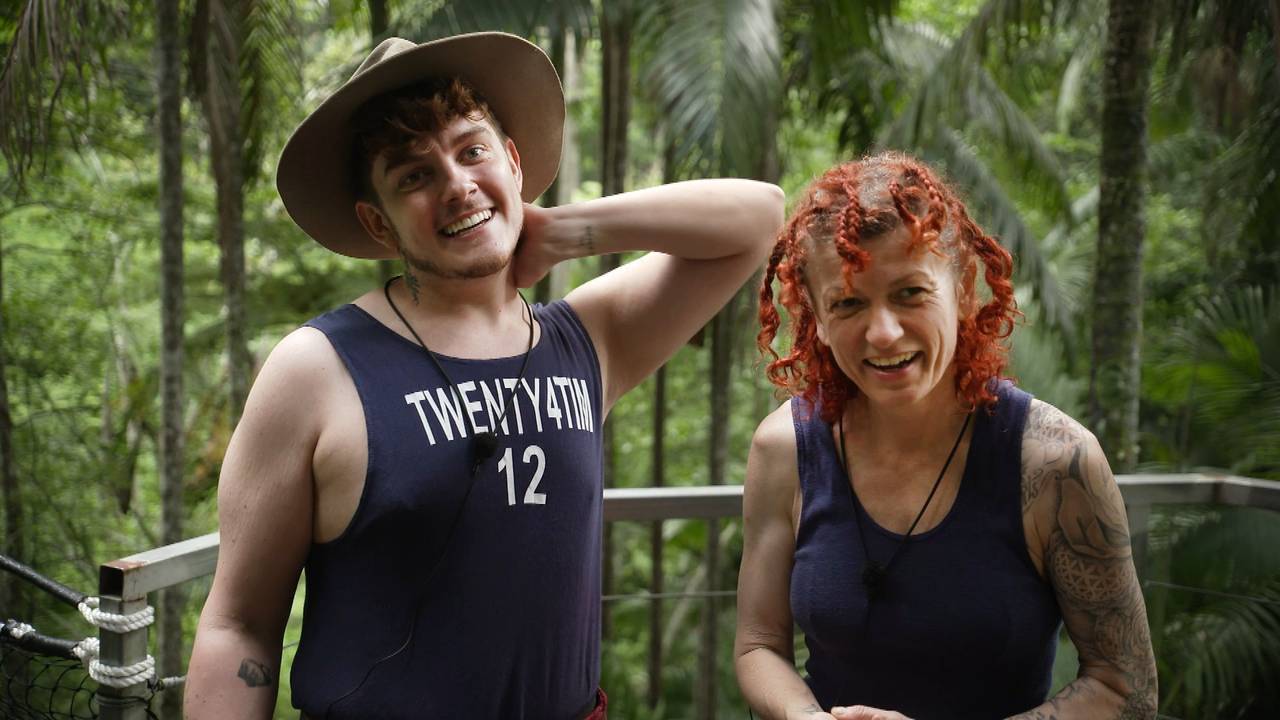 Twenty4Tim und Lucy Diakovska im Dschungelcamp 2024.