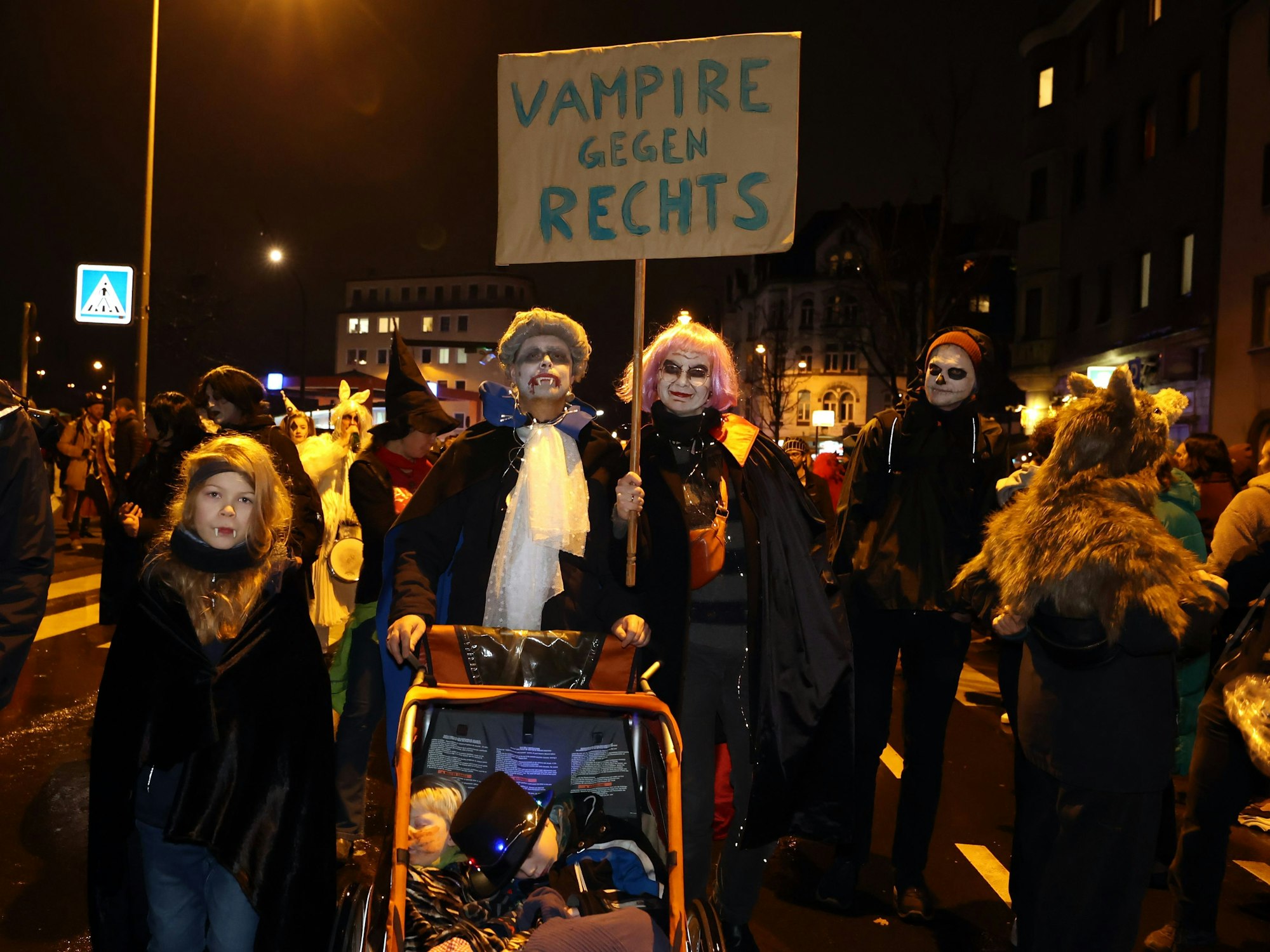 Geisterzug, der alternative Karnevalszug in Mülheim.