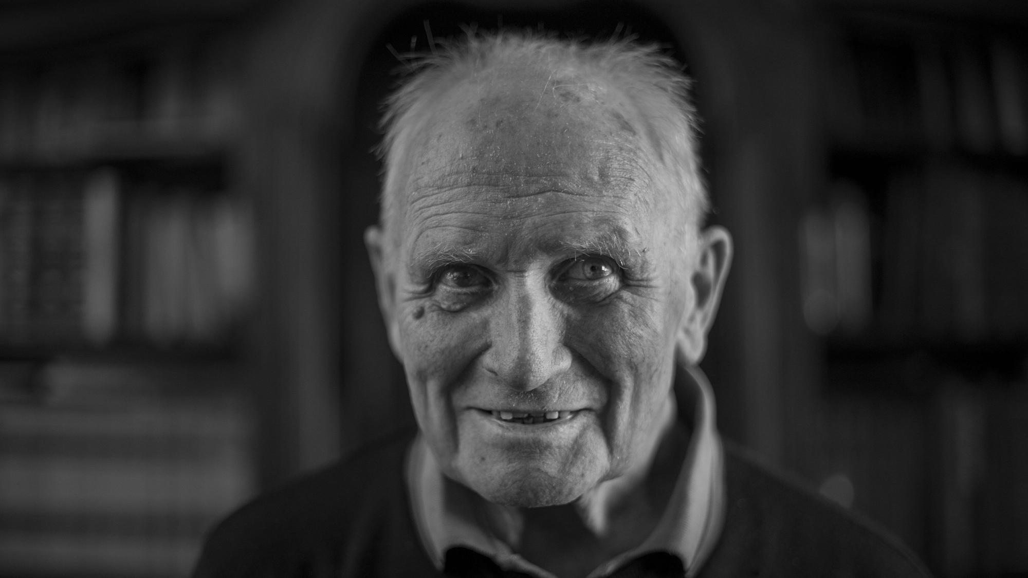 Kurt Hamrin schaut in die Kamera.