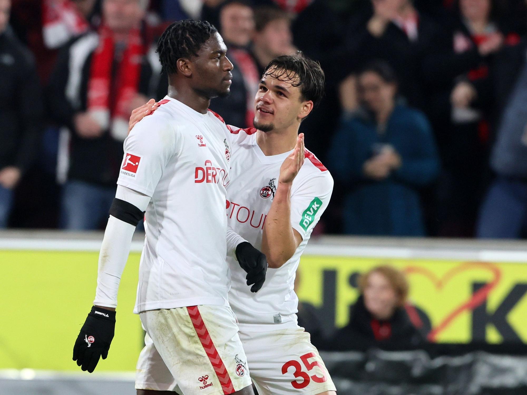 1. FC Köln gegen Eintracht Frankfurt: Faride Alidou und Max Finkgräfe nach dem Tor zum 1:0