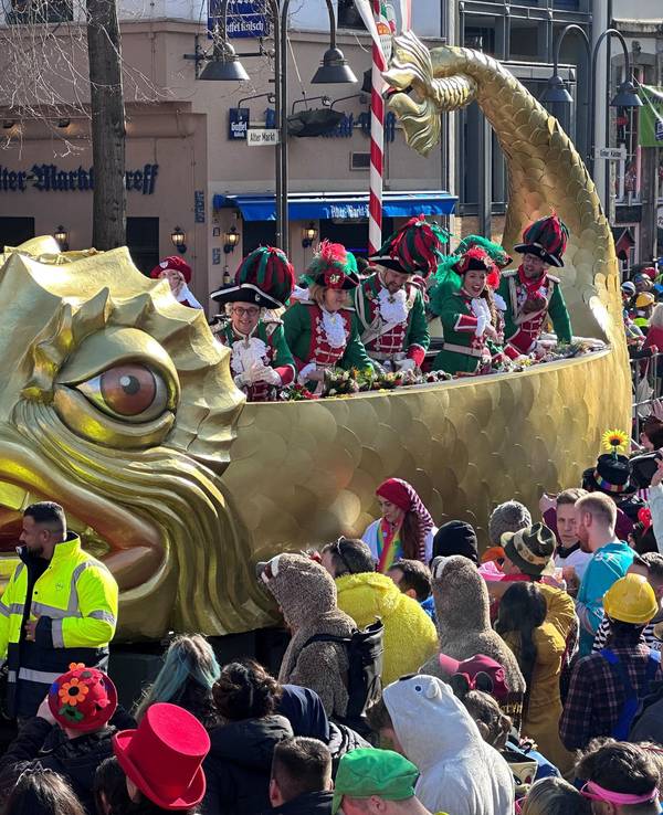 Rosenmontagszug in Köln.