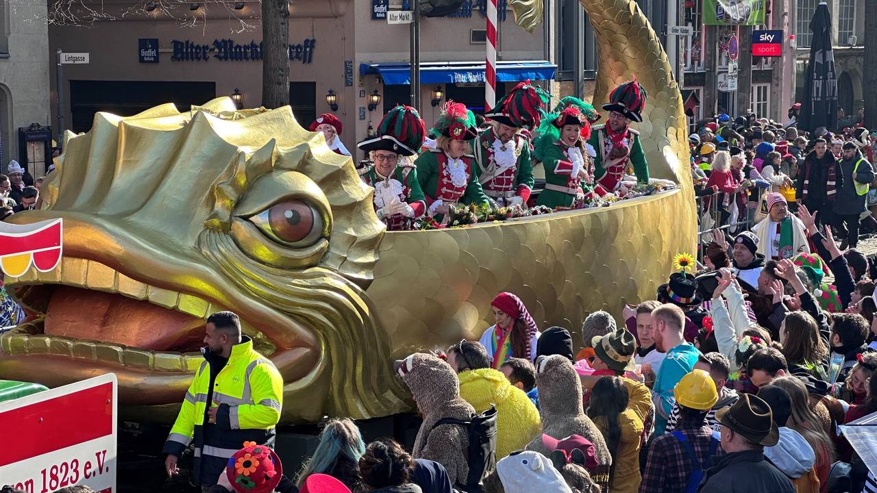 Rosenmontagszug in Köln.