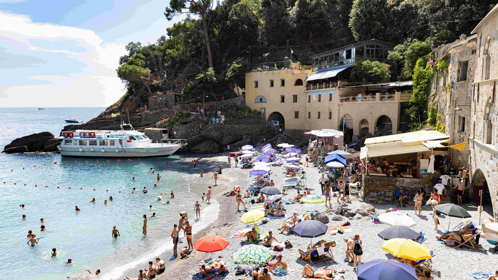 Blick auf die Bucht San Fruttuoso in Portofino.