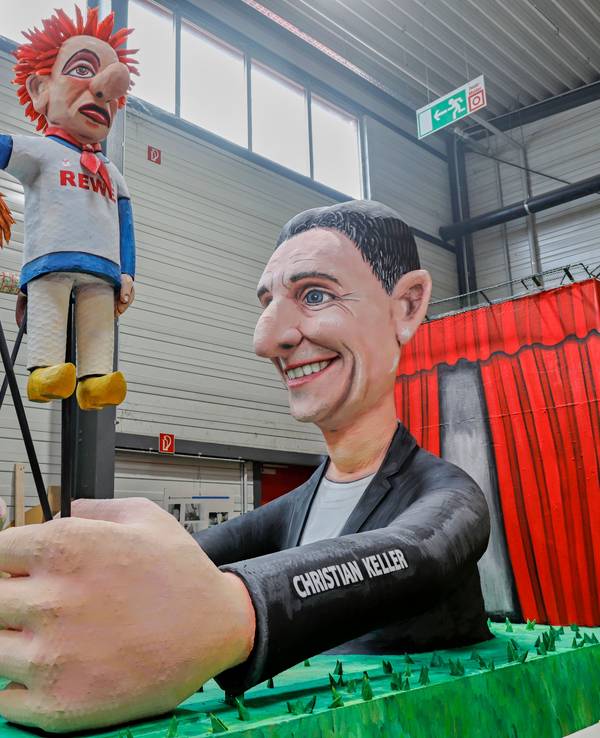 FC-Geschäftsführer Christian Keller im „Henneschen-Theater“.