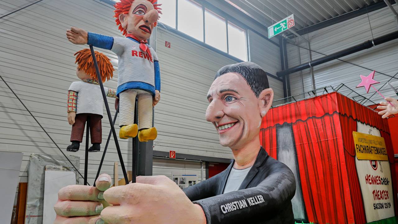 FC-Geschäftsführer Christian Keller im „Henneschen-Theater“.