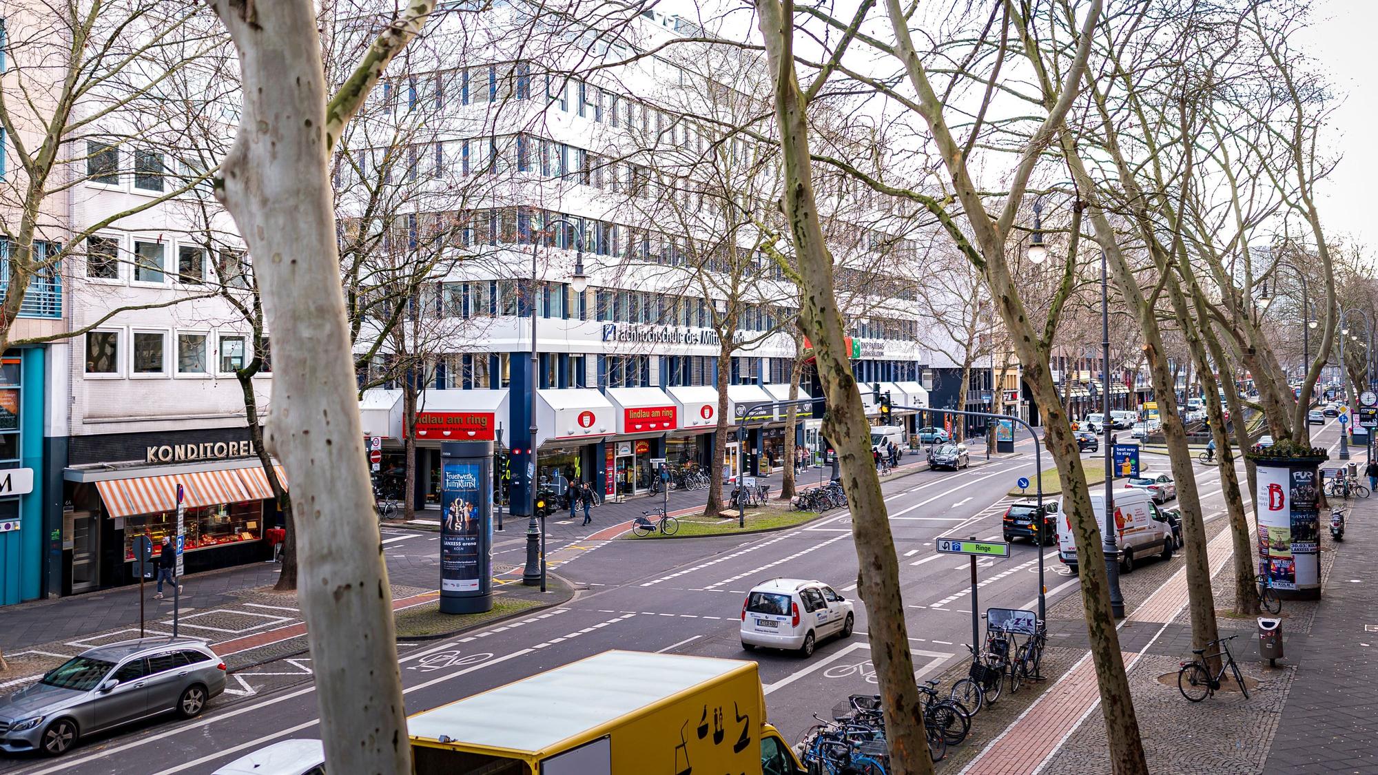 Blick auf den Hohenstaufenring in Köln.
