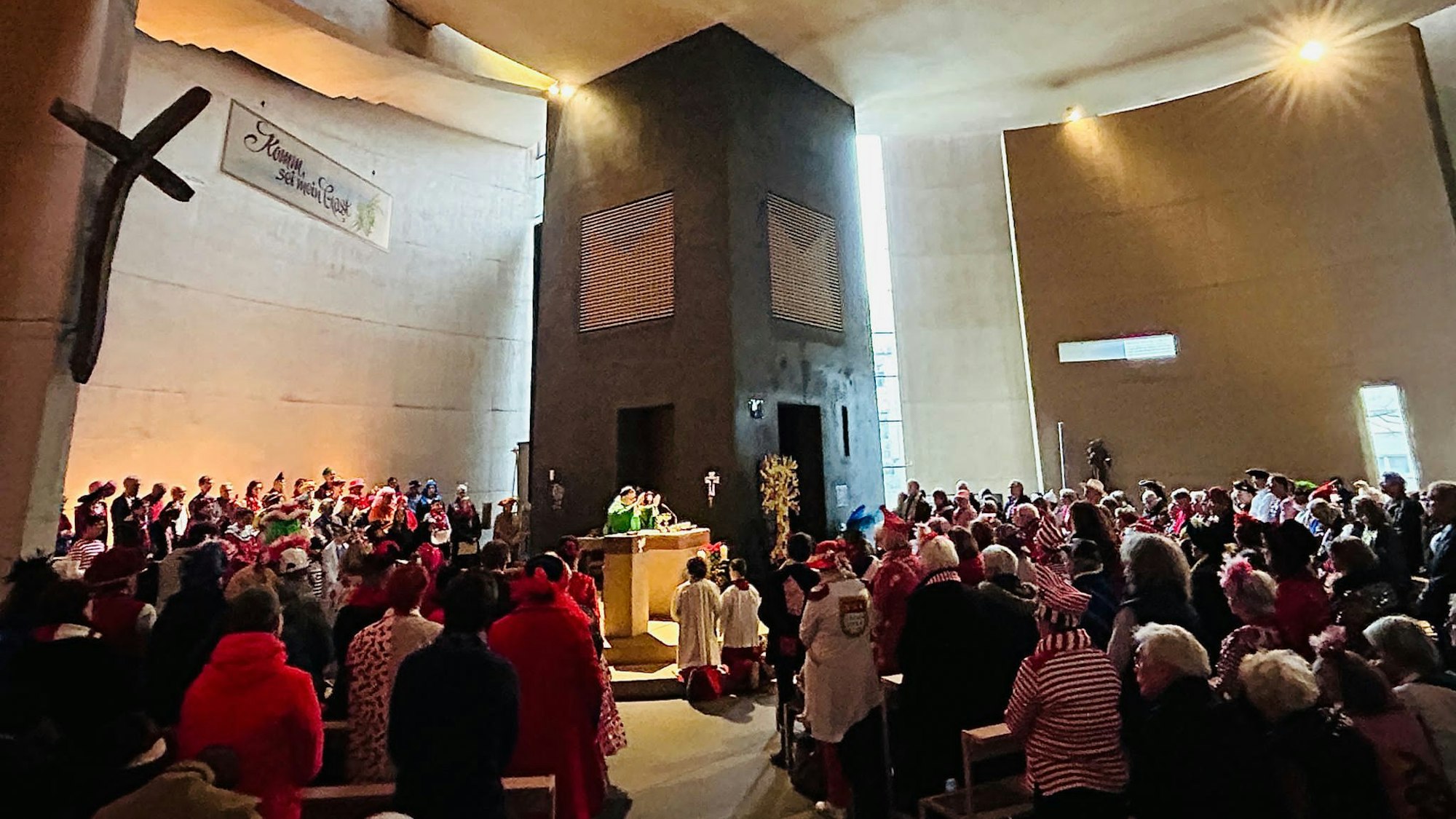 Blick in die Kirche.