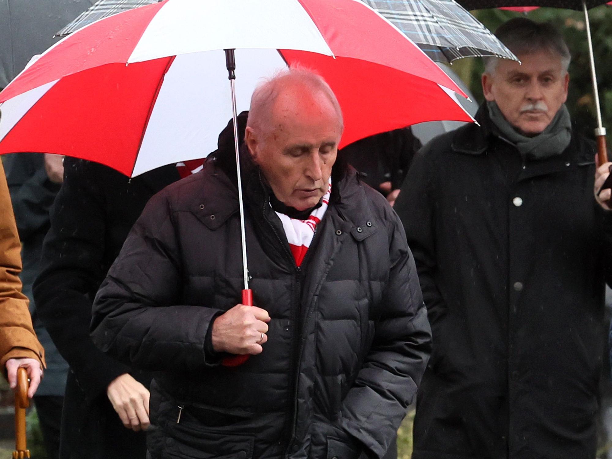 FC-Legende Heinz Hornig, hier bei der Beerdigung von Heinz Simmet am 7. Februar 2024.